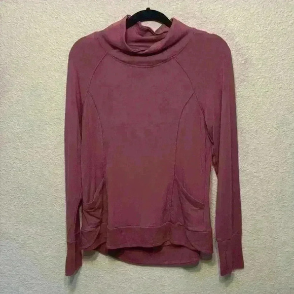 Pink mock neck Yogalicious sz SM athleisure activewear active hiking running - Picture 1 of 7